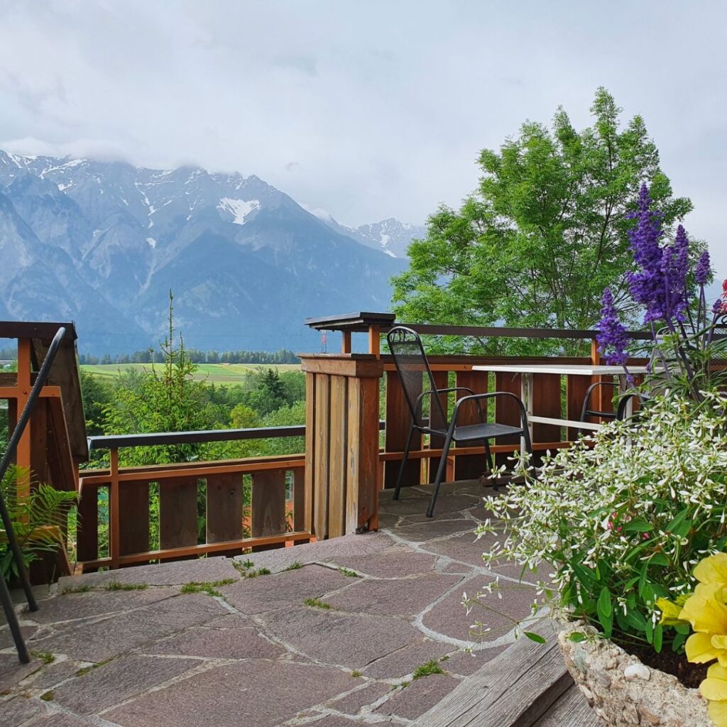 Übernachtung Innsbruck Apartments: Der Balkon auf das Tal 